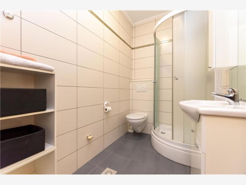 Apartmani Livajic ดูเช ภายนอก รูปภาพ